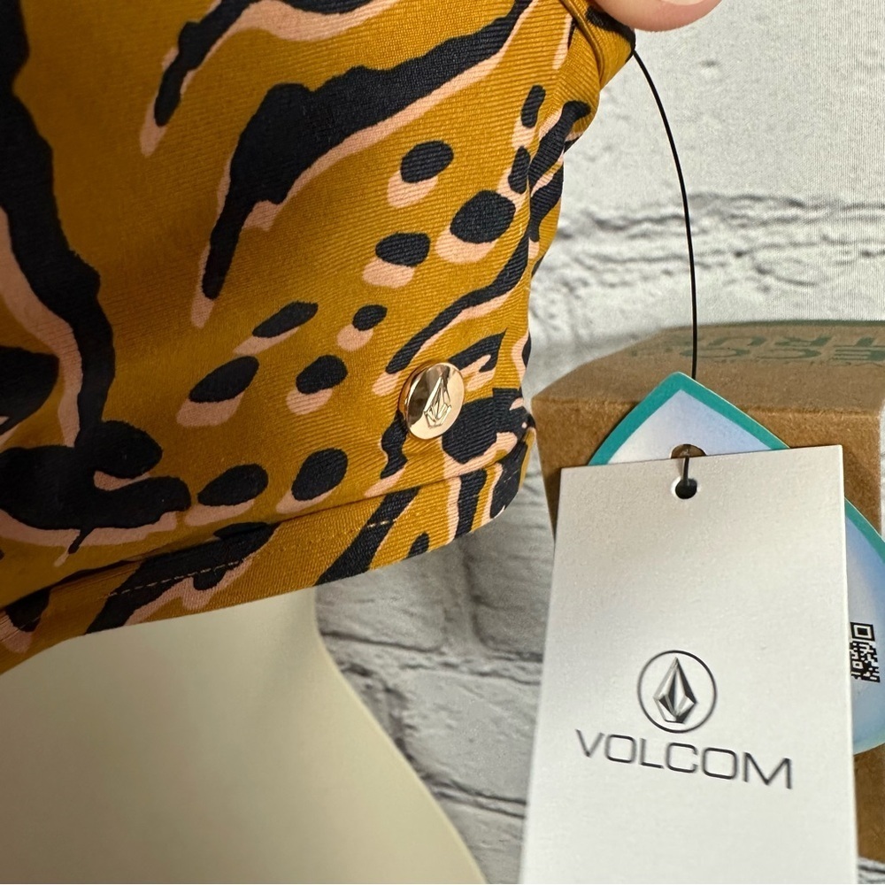 Volcom EcoTrue V-Neck Running Wild Bikini Top Adjustable Straps Brown Black NWT - Picture 6 of 9